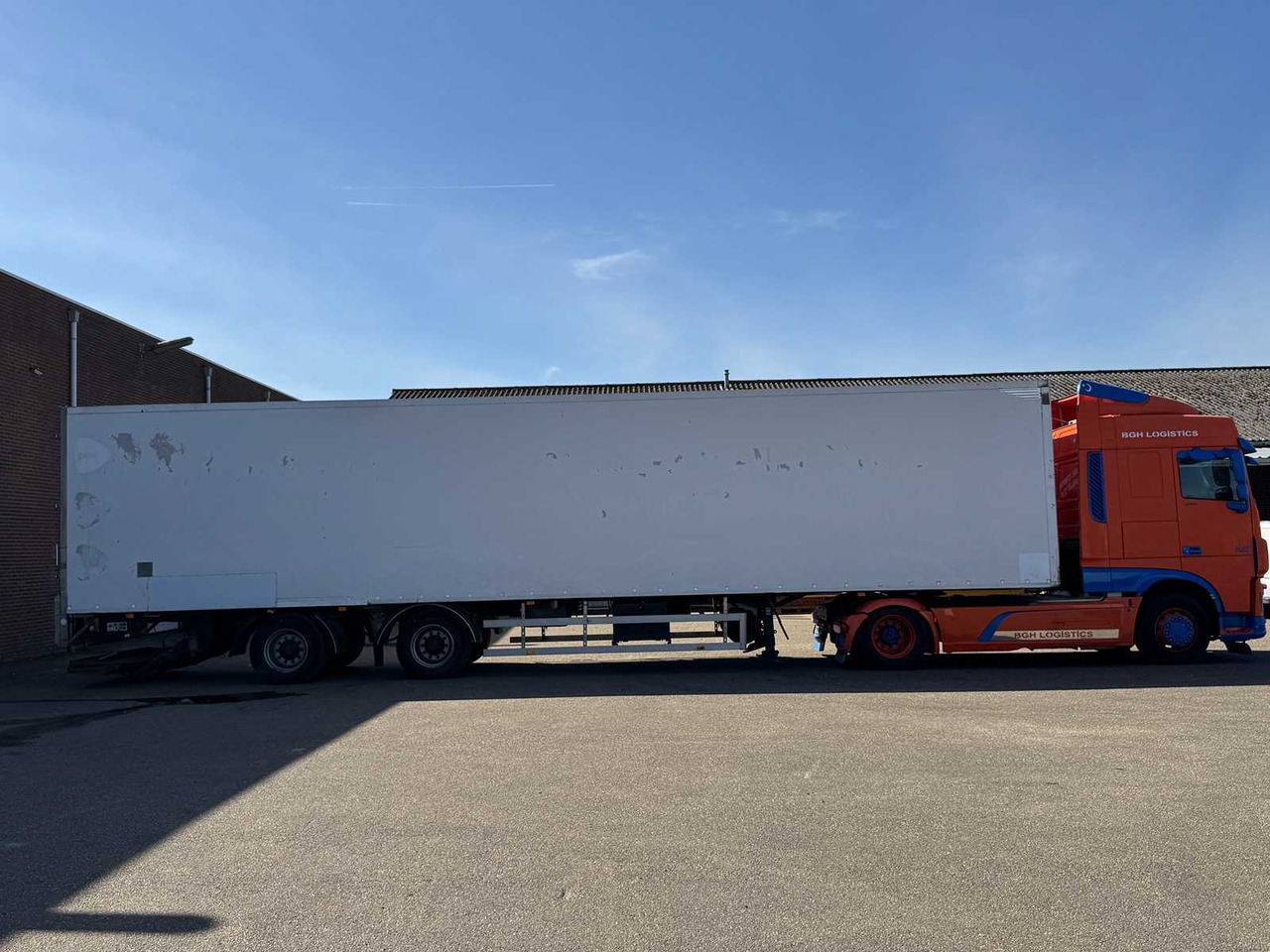 H.T.F. - 2002 - HZP32 - SEMI-TRAILER WITH CLOSED BODY WITH STEERED REAR AXLE, AMA TAIL LIFT 14 METERS OG-13-ZV - Semi-trailer: picture 2 H.T.F. - 2002 - HZP32 - SEMI-TRAILER WITH CLOSED BODY WITH STEERED REAR AXLE, AMA TAIL LIFT 14 METERS OG-13-ZV - Semi-trailer: picture 2