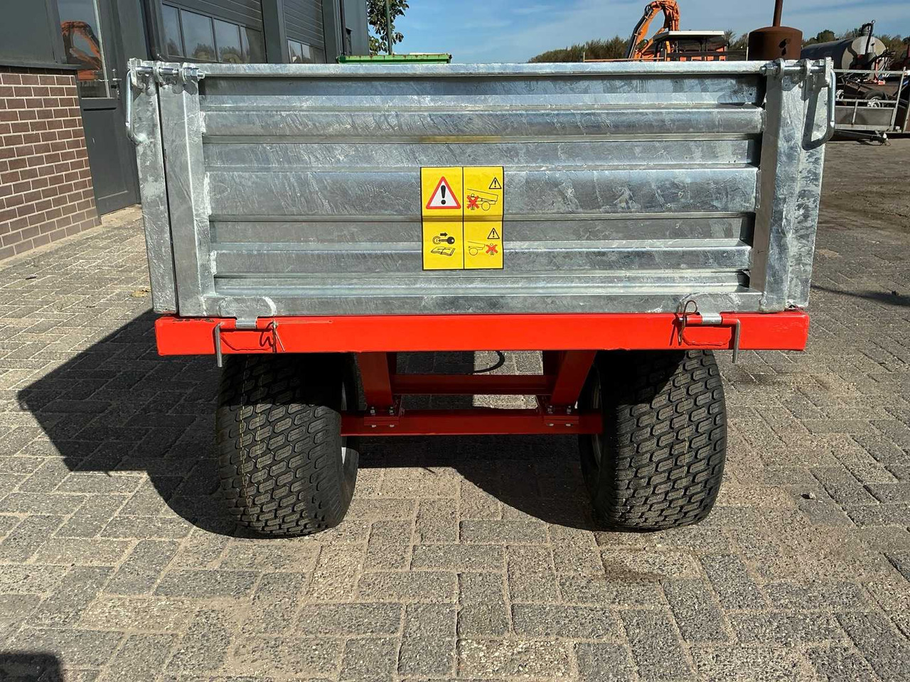 Single axle Dumper trailer - Farm tipping trailer/ Dumper: picture 3 Single axle Dumper trailer - Farm tipping trailer/ Dumper: picture 3