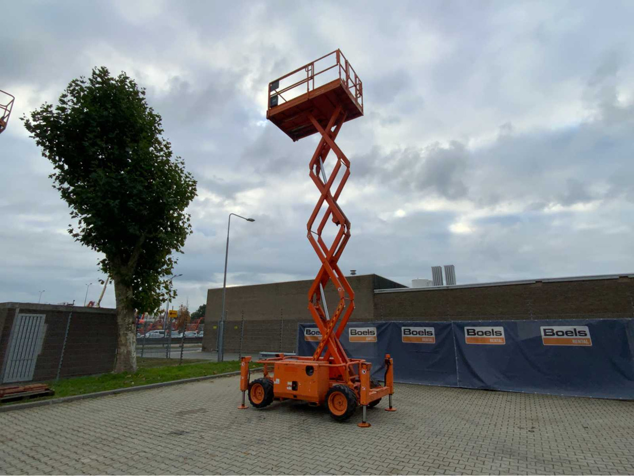 SkyJack SJ 6826RT - Aerial platform: picture 1 SkyJack SJ 6826RT - Aerial platform: picture 1