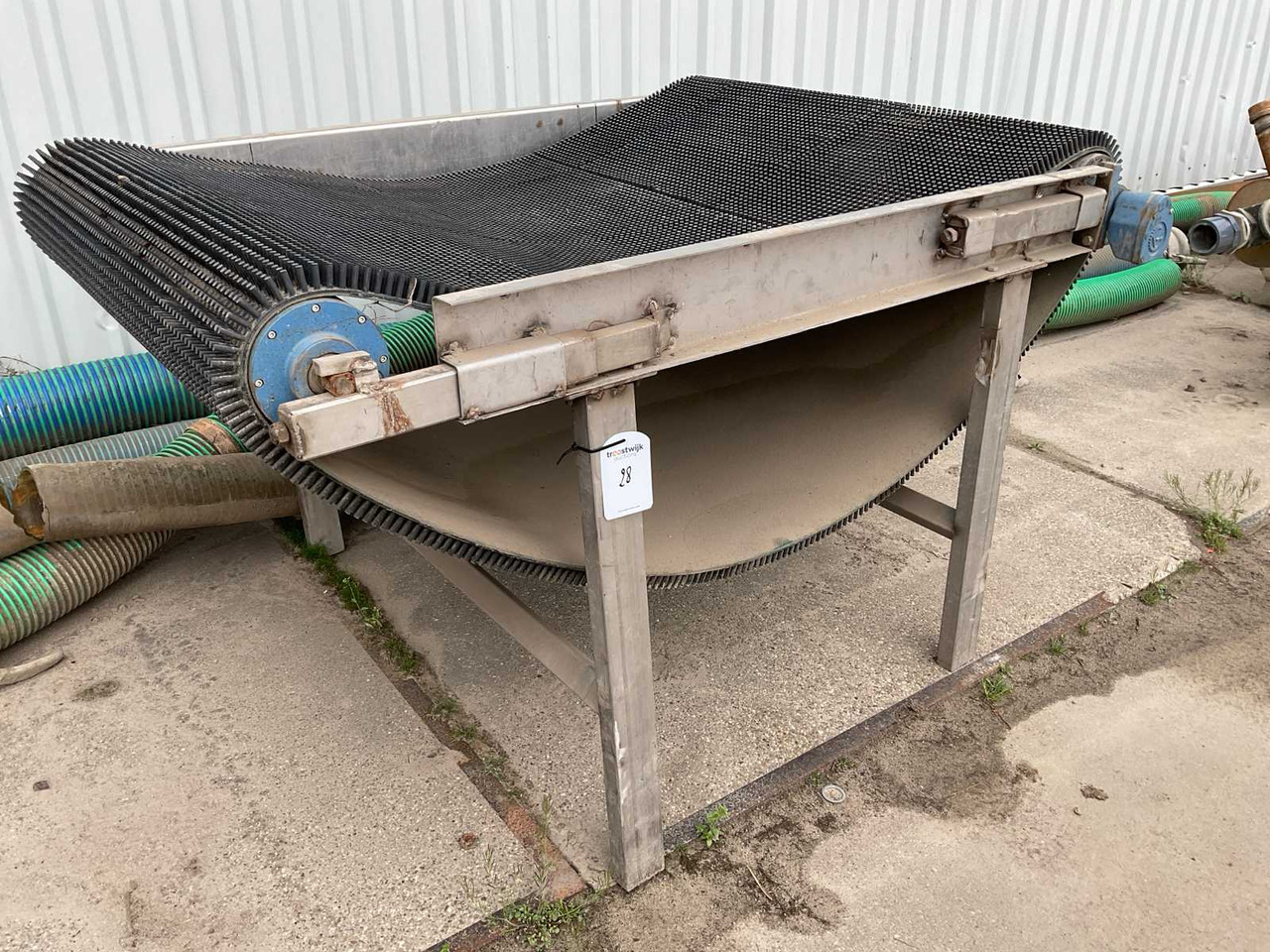 Stainless steel studs drop strap - Belt conveyor: picture 2 Stainless steel studs drop strap - Belt conveyor: picture 2