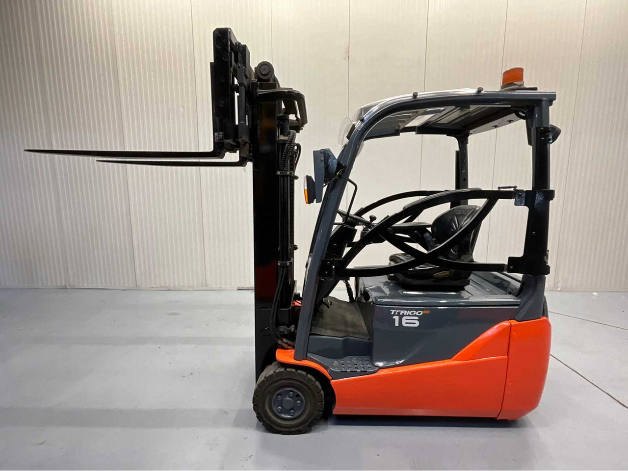 TOYOTA - 8FBE16T - FORKLIFT, FORK POSITIONER, SIDE-SHIFT, BLUESPOT, 2018 - Forklift: picture 1 TOYOTA - 8FBE16T - FORKLIFT, FORK POSITIONER, SIDE-SHIFT, BLUESPOT, 2018 - Forklift: picture 1