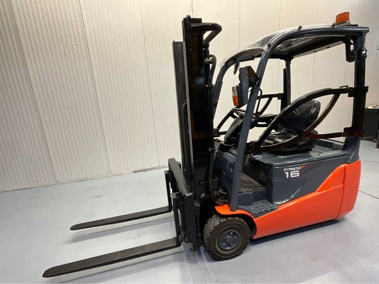 TOYOTA - 8FBE16T - FORKLIFT, FORK POSITIONER, SIDE-SHIFT, BLUESPOT, 2018 - Forklift: picture 2 TOYOTA - 8FBE16T - FORKLIFT, FORK POSITIONER, SIDE-SHIFT, BLUESPOT, 2018 - Forklift: picture 2