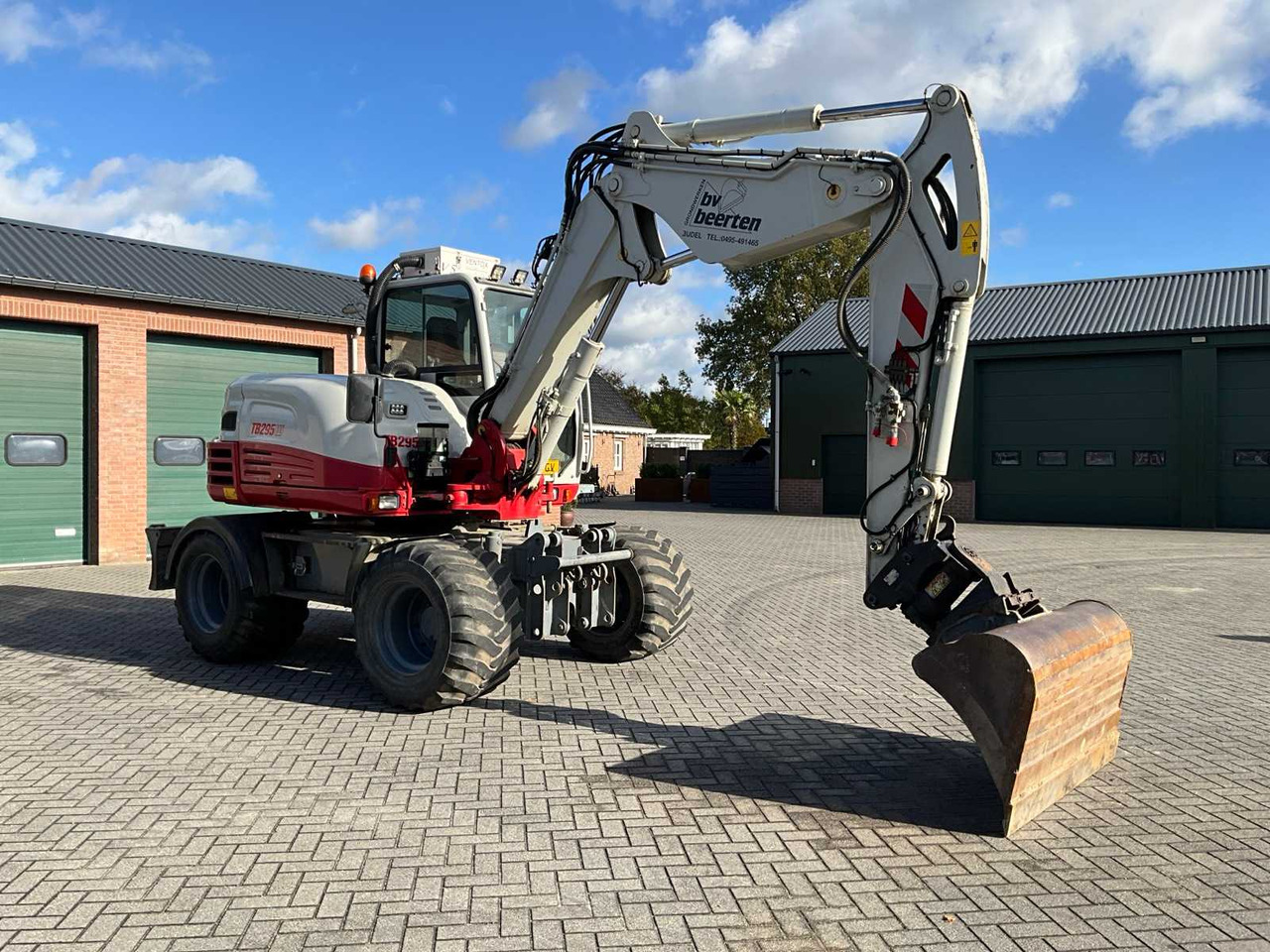 Takeuchi TB295W - Wheel excavator: picture 2 Takeuchi TB295W - Wheel excavator: picture 2