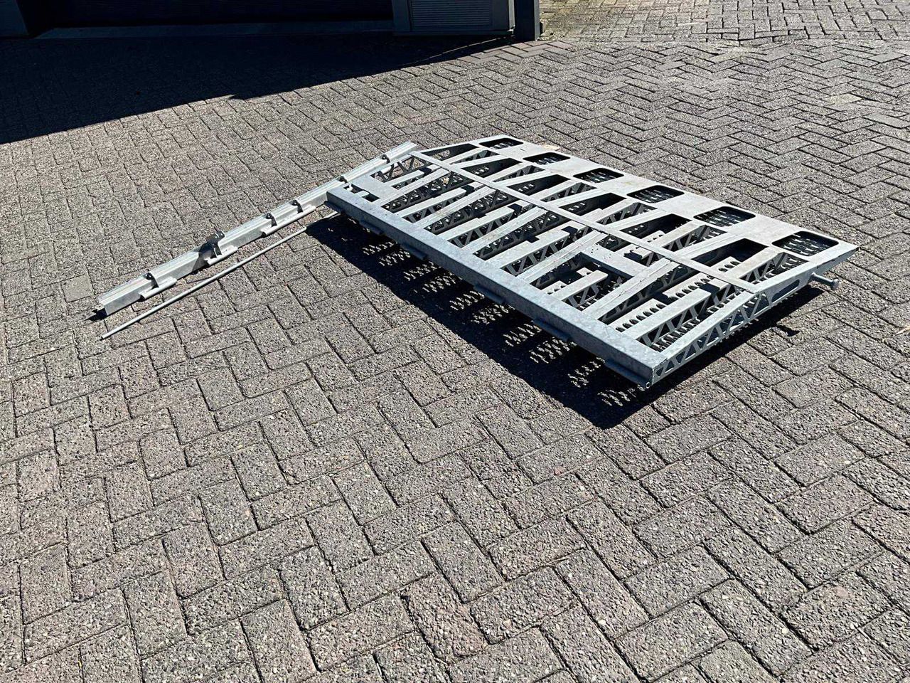 TAILGATE RAMP - Trailer: picture 5 TAILGATE RAMP - Trailer: picture 5