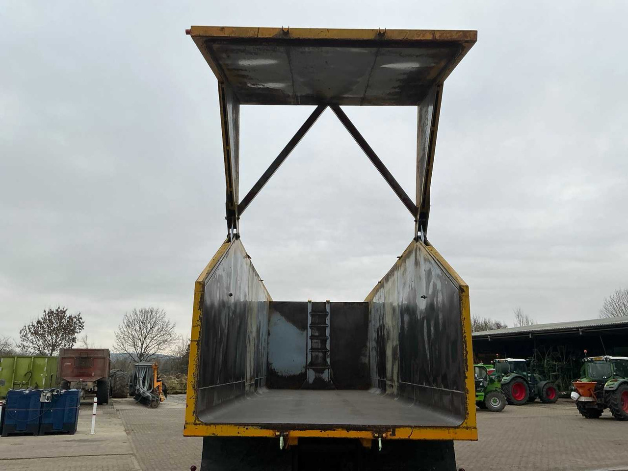 Truck 2005 GINAF GINC 3085 X4446 AGRICULTURAL TRUCK WITH TIPPER: picture 6