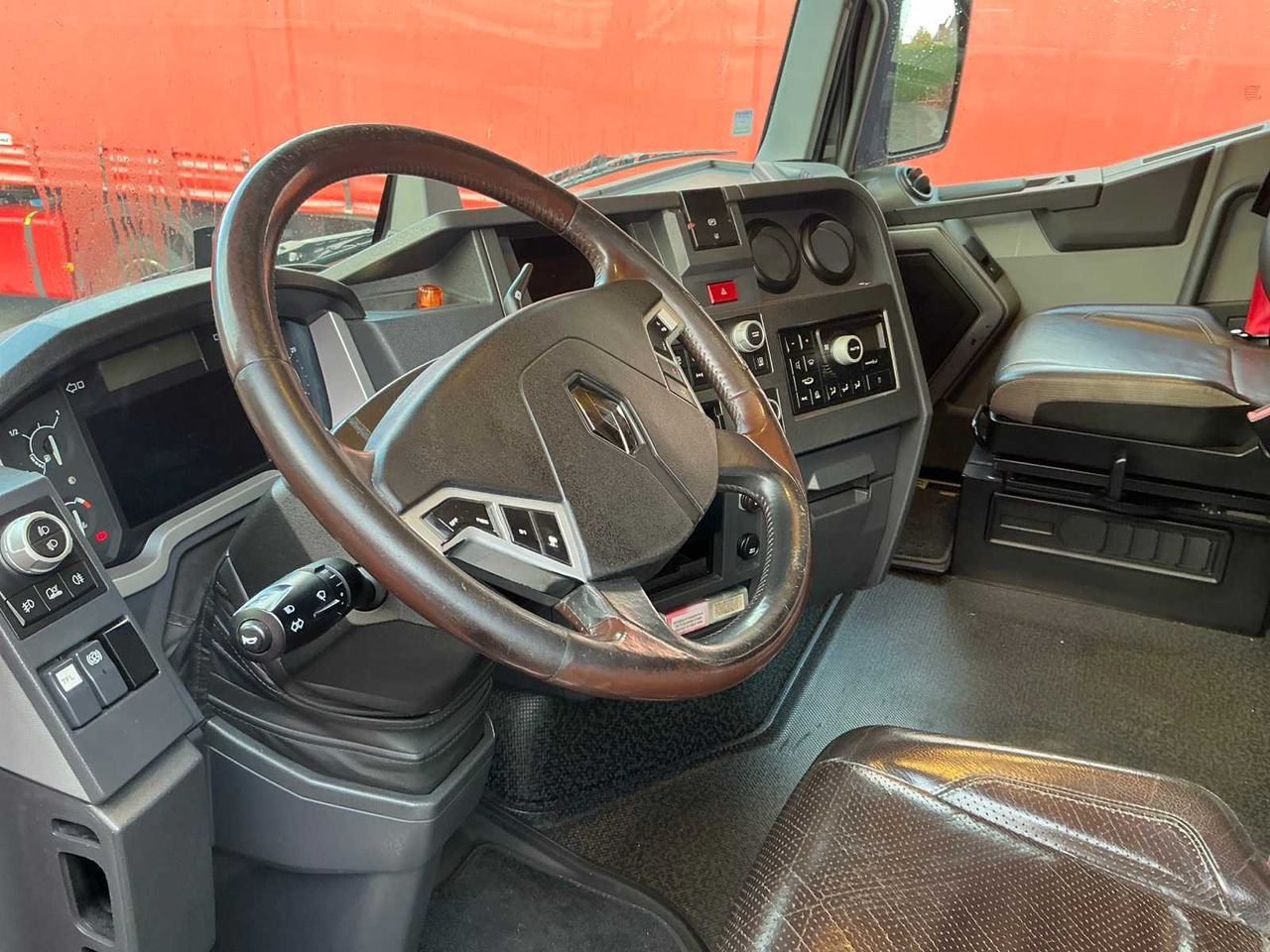 Truck 2017 RENAULT T480 COMFORT THD001 HIGH EDITION TRACTOR RENAULT T480 COMFORT: picture 16 Truck 2017 RENAULT T480 COMFORT THD001 HIGH EDITION TRACTOR RENAULT T480 COMFORT: picture 16