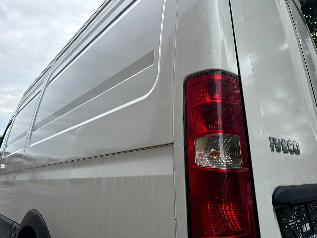 2012 IVECO DAILY 35S17 3.0D - Van: picture 4 2012 IVECO DAILY 35S17 3.0D - Van: picture 4