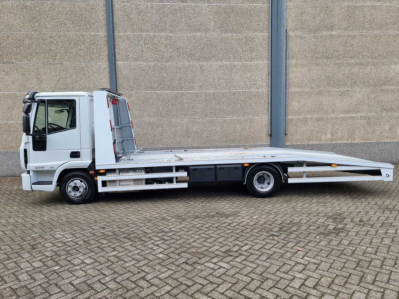 2015 IVECO EUROCARGO 80 E6 80E19 RAMP / TRUCK - Van: picture 3 2015 IVECO EUROCARGO 80 E6 80E19 RAMP / TRUCK - Van: picture 3