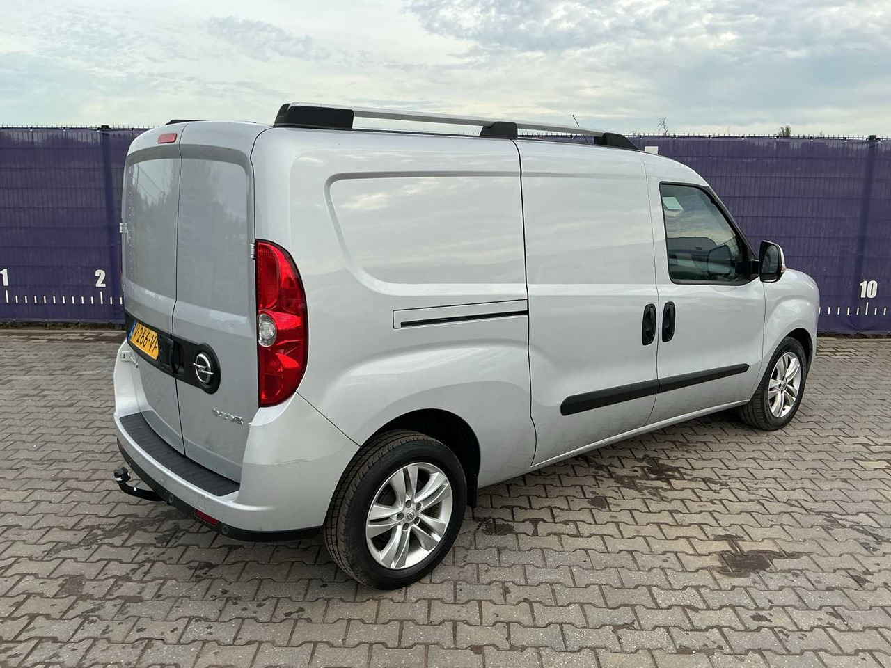 2018 - OPEL - COMBO - 1.3 CDTI L2H1 SPORT - COMMERCIAL VEHICLE - Van: picture 4 2018 - OPEL - COMBO - 1.3 CDTI L2H1 SPORT - COMMERCIAL VEHICLE - Van: picture 4