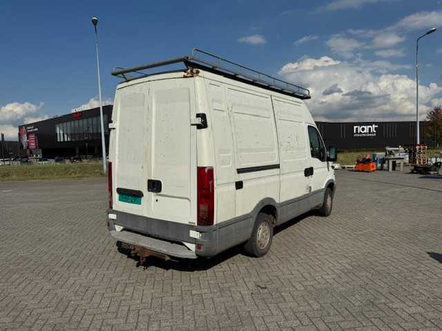 Van IVECO - COMMERCIAL VEHICLE: picture 6 Van IVECO - COMMERCIAL VEHICLE: picture 6