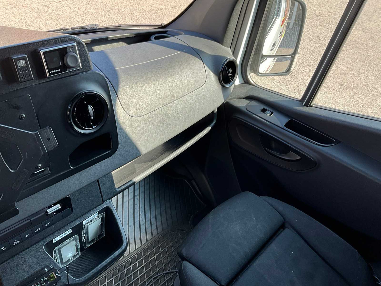 Van MERCEDES-BENZ SPRINTER 419 CDI AMBULANCE ITW: picture 9 Van MERCEDES-BENZ SPRINTER 419 CDI AMBULANCE ITW: picture 9