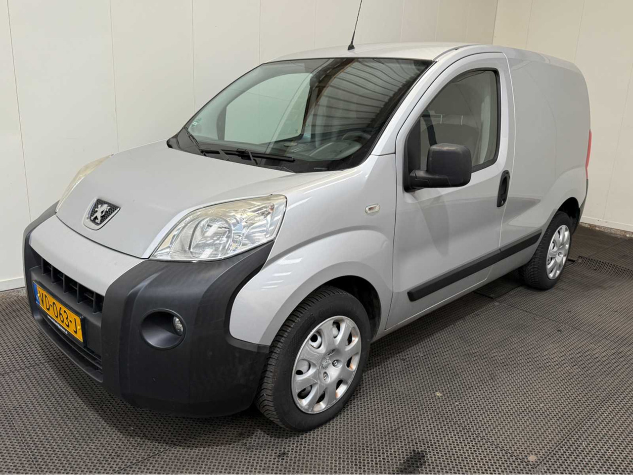 PEUGEOT - BIPPER - COMMERCIAL VEHICLE - 2013 - Van: picture 1 PEUGEOT - BIPPER - COMMERCIAL VEHICLE - 2013 - Van: picture 1