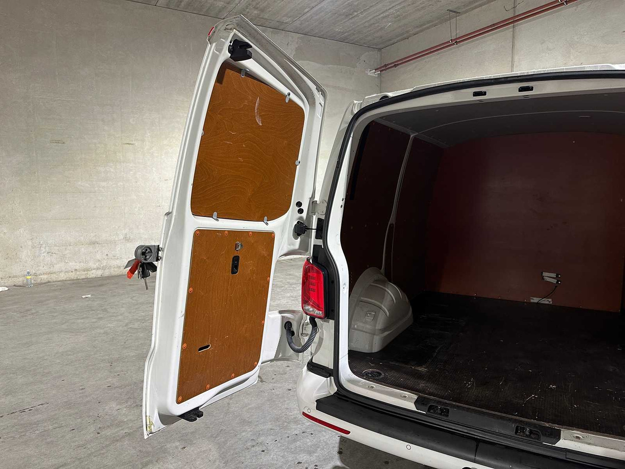 Van VOLKSWAGEN TRANSPORTER 2.0 TDI L1H1 28 90HP 2021, VLF-37-F COMMERCIAL VEHICLE: picture 26