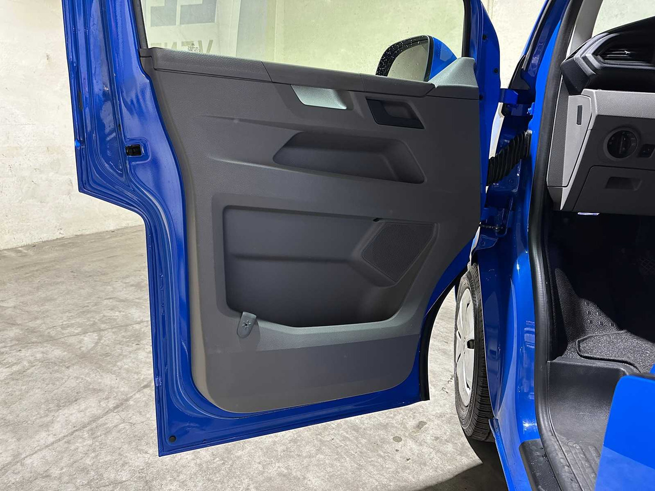 Van VOLKSWAGEN TRANSPORTER 2.0 TDI L1H1 28 90HP 2021, VLF-37-F COMMERCIAL VEHICLE: picture 24