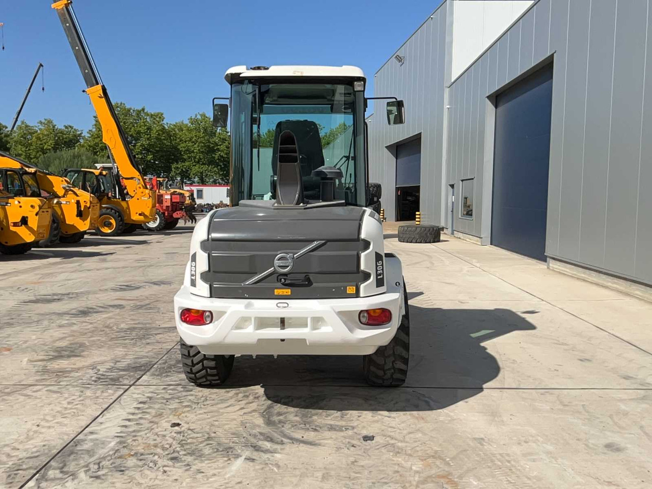 Volvo L30G - Wheel loader: picture 5 Volvo L30G - Wheel loader: picture 5