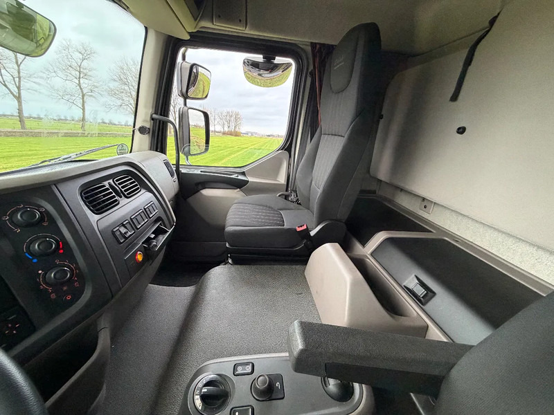 Curtainsider truck DAF CF 320 LF320.19. EURO6. 2021. 760x248x270: picture 17