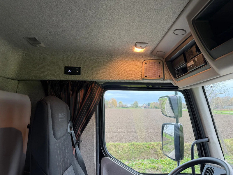 Curtainsider truck DAF CF 320 LF320.19. EURO6. 2021. 760x248x270: picture 11