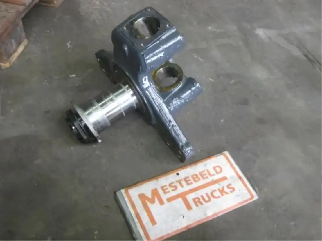 DAF CF Fusee / XF 105 - Front axle for Truck: picture 1 DAF CF Fusee / XF 105 - Front axle for Truck: picture 1