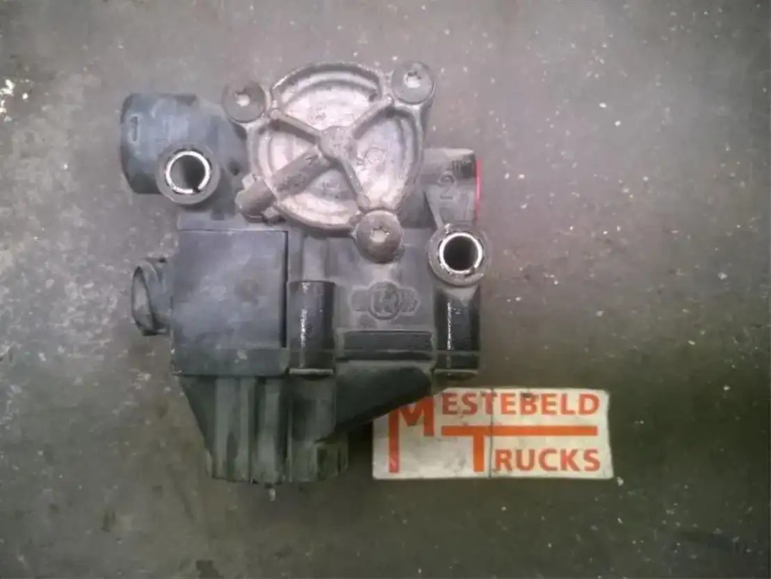 MAN A BS magneetventiel L2000 - Brake parts for Truck: picture 1 MAN A BS magneetventiel L2000 - Brake parts for Truck: picture 1