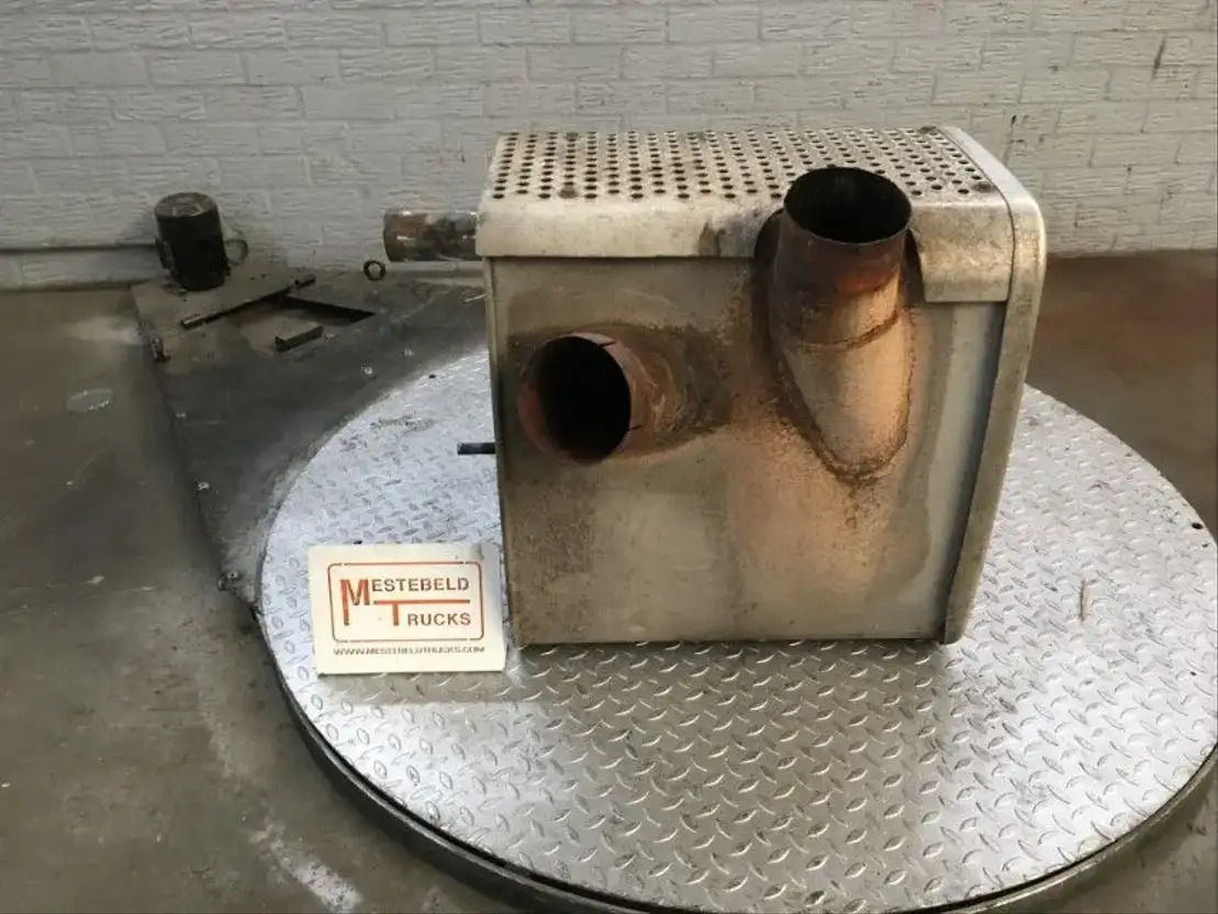 Mercedes-Benz Uitlaatdemper Actros - Exhaust system for Truck: picture 2 Mercedes-Benz Uitlaatdemper Actros - Exhaust system for Truck: picture 2