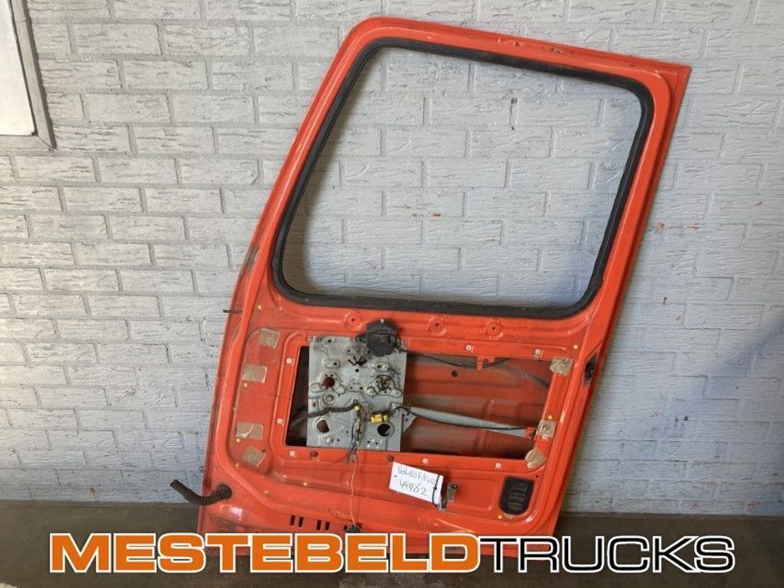 Volvo Deur links - Cab and interior for Truck: picture 2 Volvo Deur links - Cab and interior for Truck: picture 2