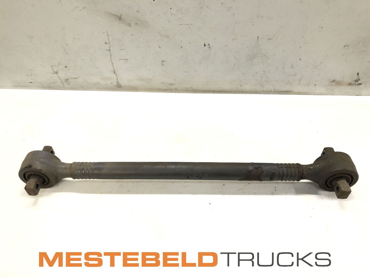 Volvo Reactiestang vooras - Front axle for Truck: picture 1 Volvo Reactiestang vooras - Front axle for Truck: picture 1