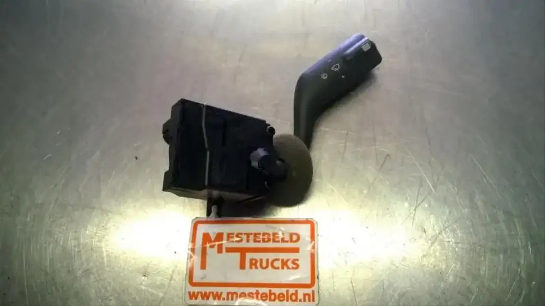 Volvo Ruitenwisser schakelaar - Cab and interior for Truck: picture 1 Volvo Ruitenwisser schakelaar - Cab and interior for Truck: picture 1