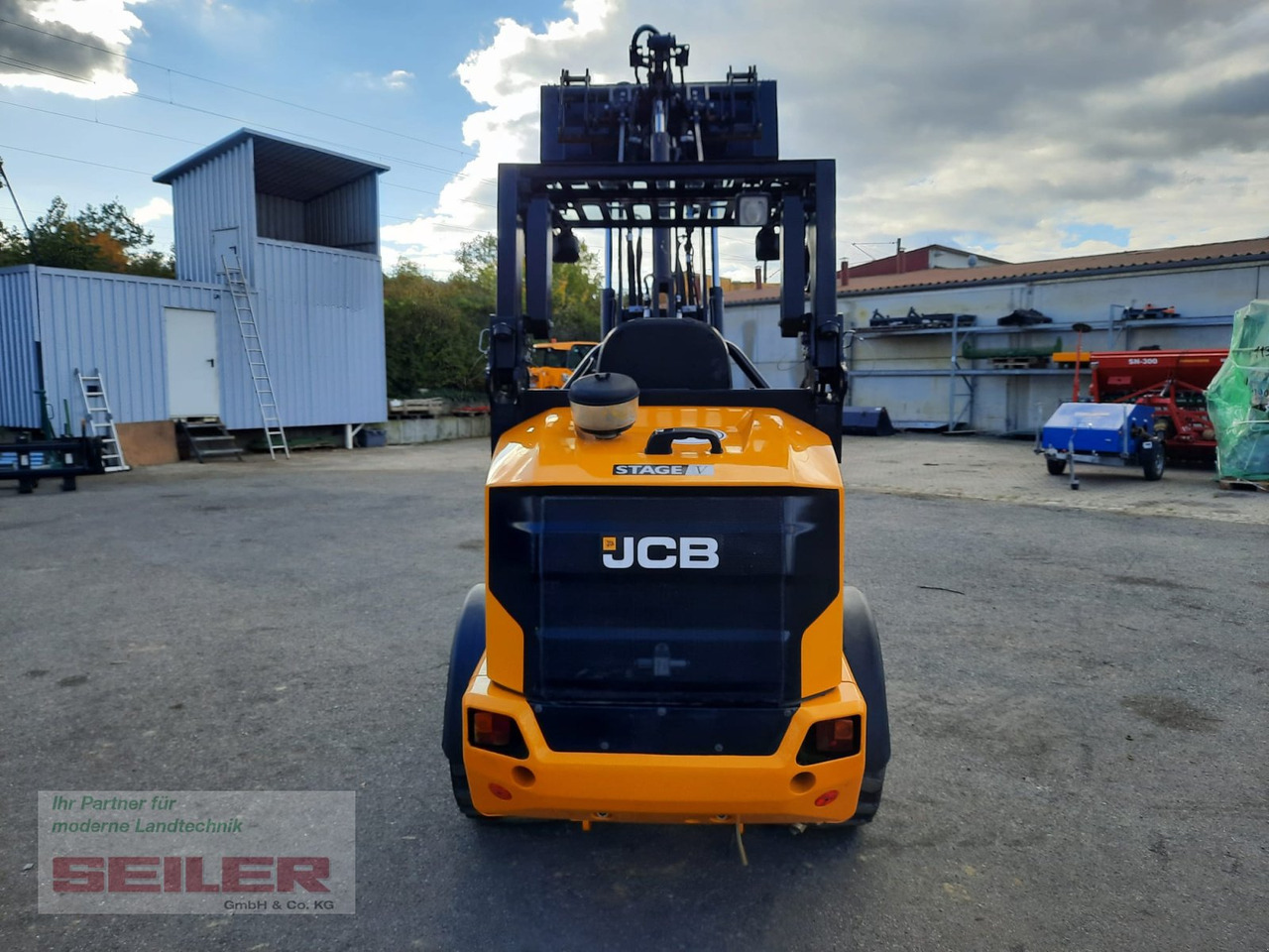 JCB 403 Agri PLUS - Compact loader: picture 4 JCB 403 Agri PLUS - Compact loader: picture 4