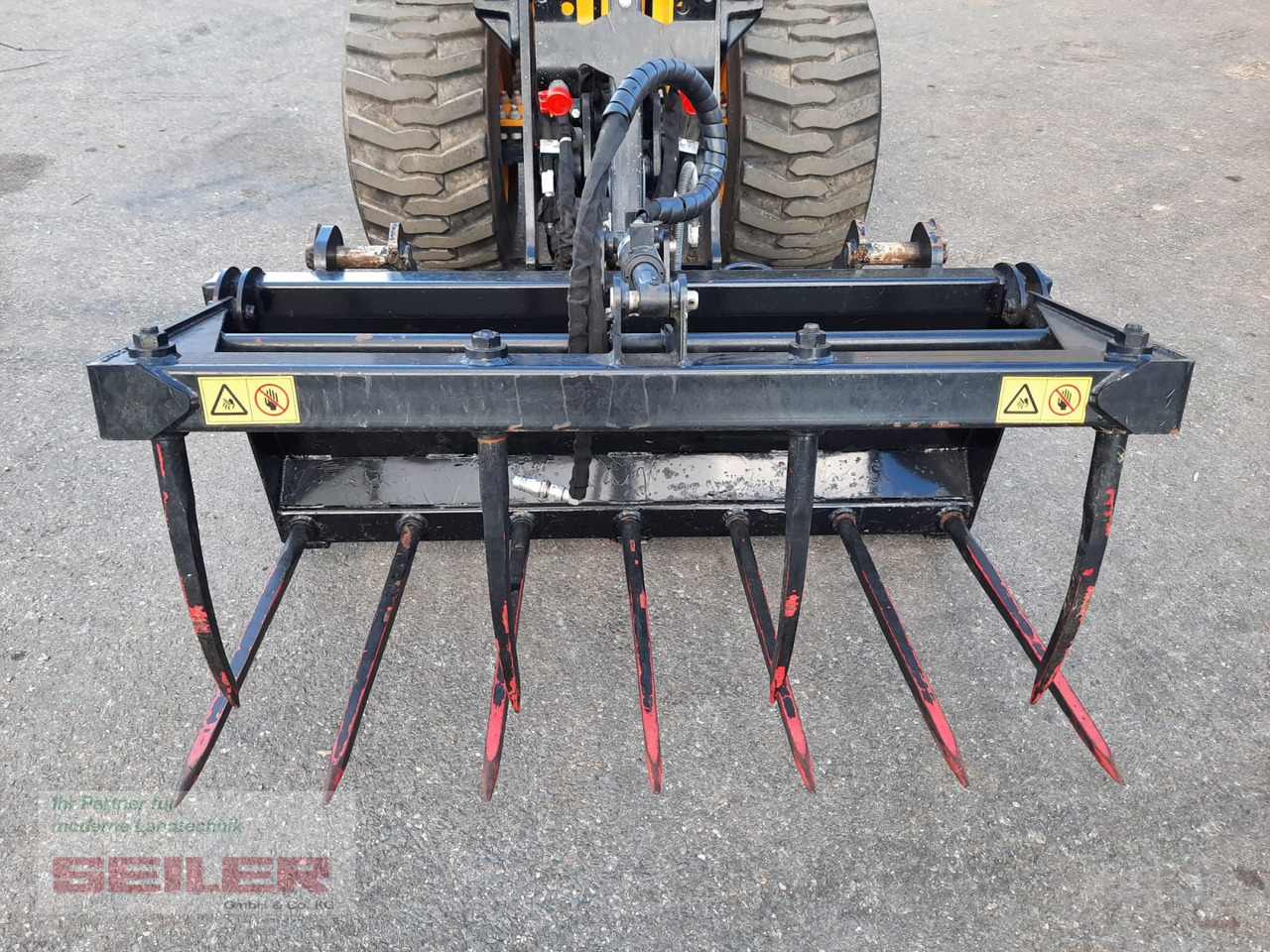 JCB Krokodilgebiss 1400 mm - Silage equipment: picture 4 JCB Krokodilgebiss 1400 mm - Silage equipment: picture 4