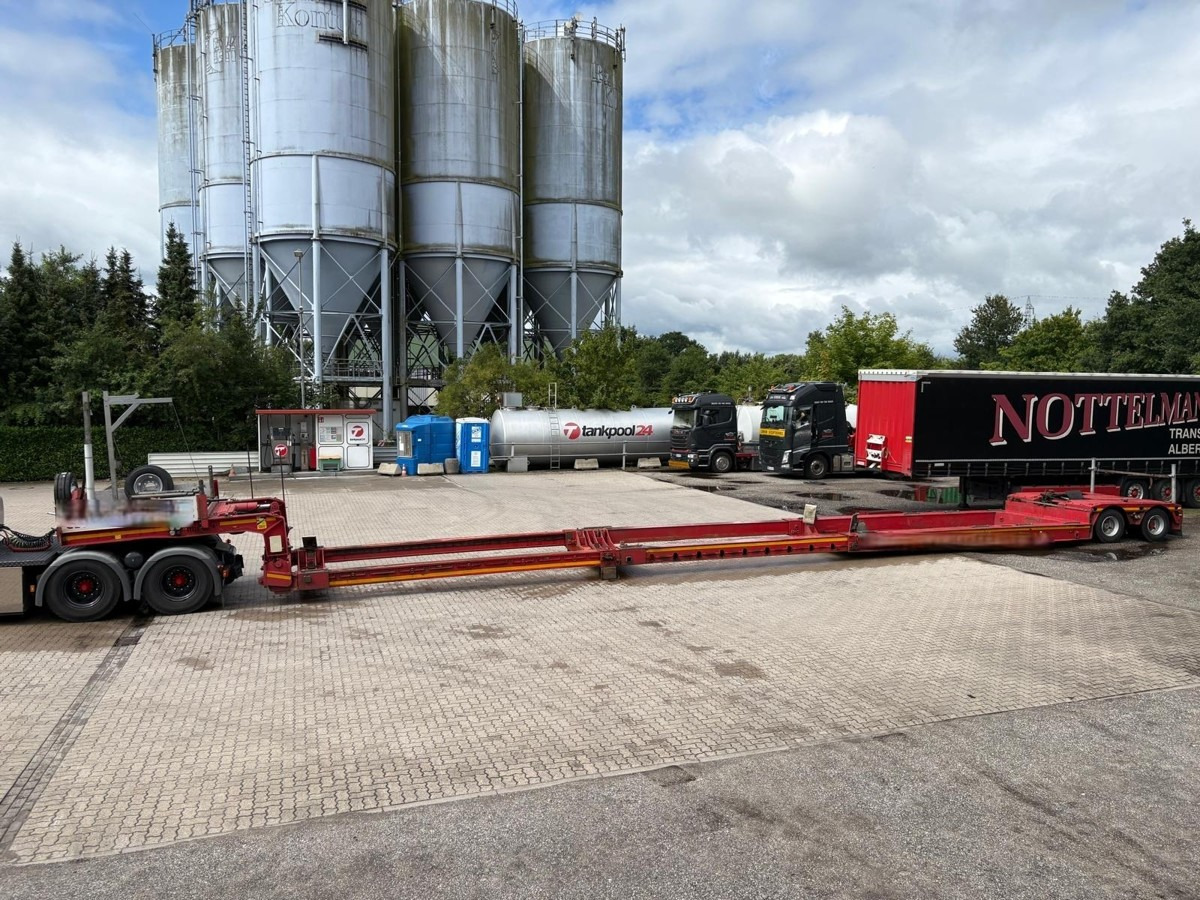 FAYMONVILLE STBZ - 2VAA Megamax Yachttransport - Low loader semi-trailer: picture 1 FAYMONVILLE STBZ - 2VAA Megamax Yachttransport - Low loader semi-trailer: picture 1