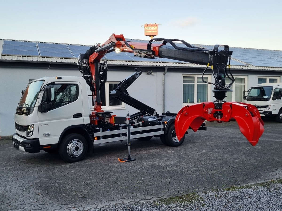 FUSO FUSO 9C18 City Abrollkipper + Z-Kran Recycling - Hook lift truck, Crane truck: picture 3 FUSO FUSO 9C18 City Abrollkipper + Z-Kran Recycling - Hook lift truck, Crane truck: picture 3