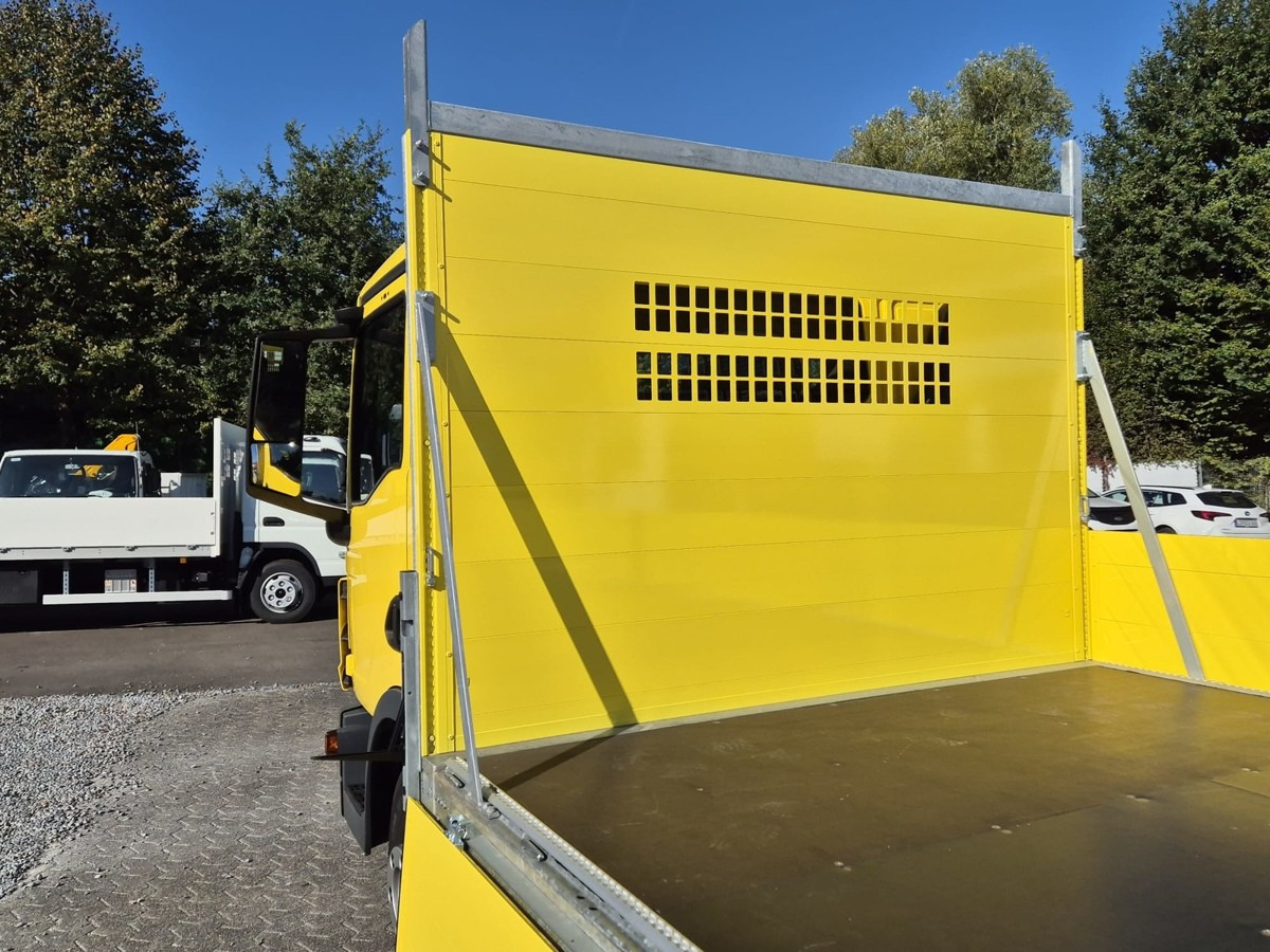 Dropside/ Flatbed truck MAN 12.250 BL Gerüstbaupritsche 2x AHK: picture 10 Dropside/ Flatbed truck MAN 12.250 BL Gerüstbaupritsche 2x AHK: picture 10