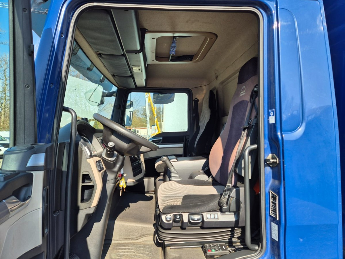 MAN TGL 8.220 BL Autotransporter Euro 6 AHK - Autotransporter truck, Van: picture 2 MAN TGL 8.220 BL Autotransporter Euro 6 AHK - Autotransporter truck, Van: picture 2