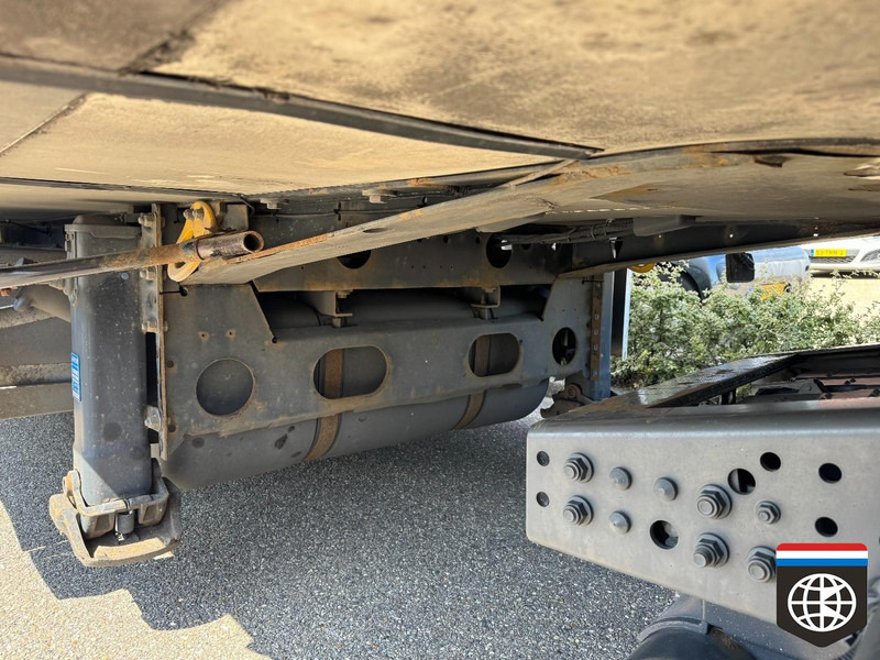 Krone N/A FRC/ ATP 02-26 - DUO TEMP - LIFT AXLE - DOUBLE STOCK - TRENNWAND - Refrigerator semi-trailer: picture 5 Krone N/A FRC/ ATP 02-26 - DUO TEMP - LIFT AXLE - DOUBLE STOCK - TRENNWAND - Refrigerator semi-trailer: picture 5