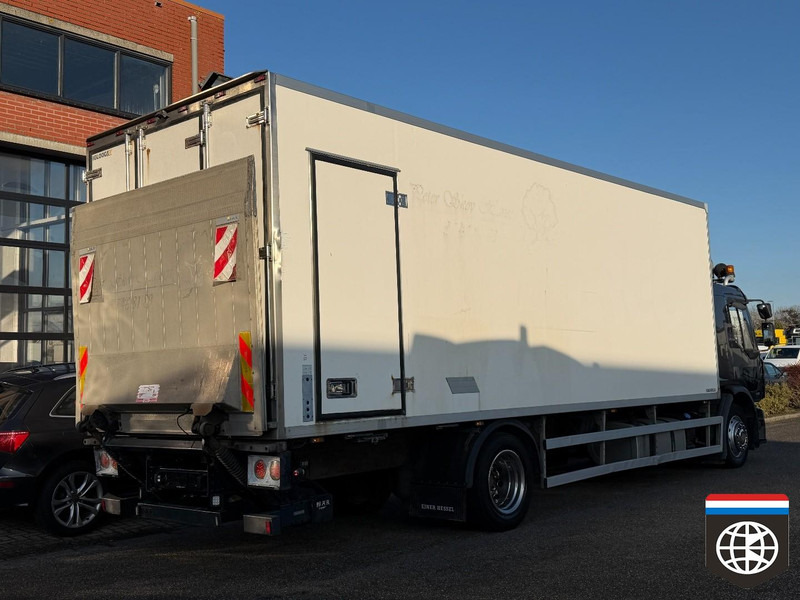 Renault Premium 300 CARRIER deepfreezer -30oC - Taillift - Sleeper Cab - Refrigerator truck: picture 5 Renault Premium 300 CARRIER deepfreezer -30oC - Taillift - Sleeper Cab - Refrigerator truck: picture 5