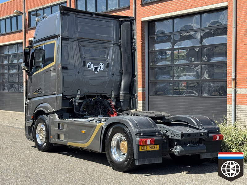 Mercedes-Benz ACTROS 1863 GigaSpace - Retarder Night A/C *** LIMITED EDITION*** - Tractor unit: picture 4 Mercedes-Benz ACTROS 1863 GigaSpace - Retarder Night A/C *** LIMITED EDITION*** - Tractor unit: picture 4