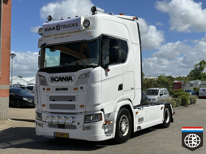 Scania S520 King of the Road - PTO hydraulic - HOLLAND TRUCK *** CONCOURSTAAT *** - Tractor unit: picture 3 Scania S520 King of the Road - PTO hydraulic - HOLLAND TRUCK *** CONCOURSTAAT *** - Tractor unit: picture 3