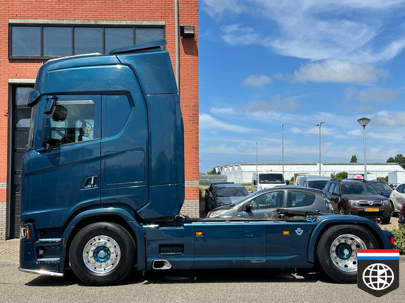 Scania S580 WB 3900 - HOLLAND TRUCK - 2X TANK - FULL AIR - RETARDER - Tractor unit: picture 3 Scania S580 WB 3900 - HOLLAND TRUCK - 2X TANK - FULL AIR - RETARDER - Tractor unit: picture 3