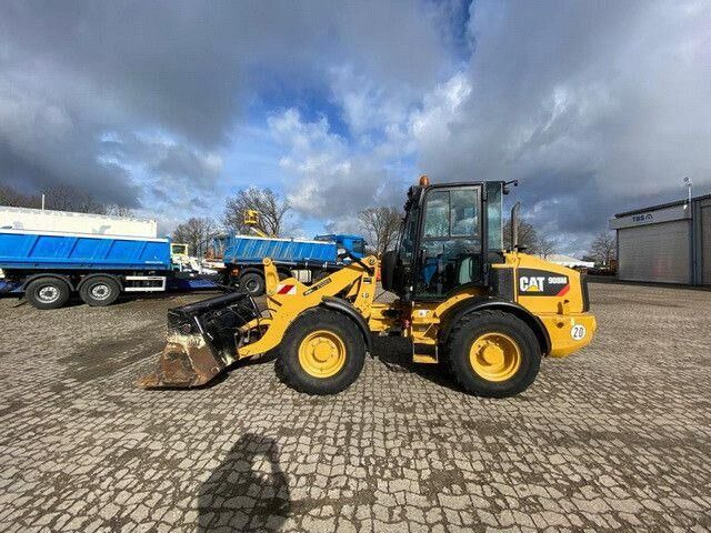 Caterpillar 908M, 4+1 Schaufel, Palettengabel, wenig Std. - Wheel loader: picture 2 Caterpillar 908M, 4+1 Schaufel, Palettengabel, wenig Std. - Wheel loader: picture 2