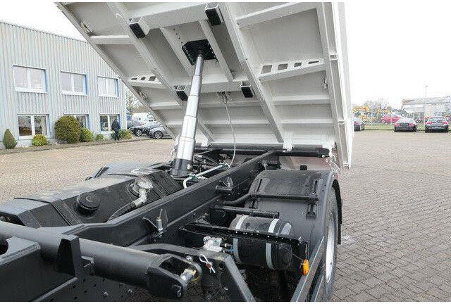 MAN 18.320 TGM BB, Kran Hiab X-Hiduo 138, Funk, AHK - Tipper: picture 5 MAN 18.320 TGM BB, Kran Hiab X-Hiduo 138, Funk, AHK - Tipper: picture 5