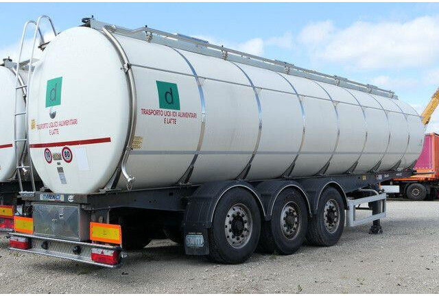 Menci SA 105, isoliert, 32m³, 4 Kammern, Alu-Felgen - Tank semi-trailer: picture 3 Menci SA 105, isoliert, 32m³, 4 Kammern, Alu-Felgen - Tank semi-trailer: picture 3