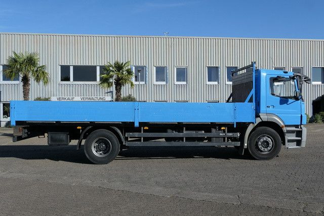 Mercedes-Benz 1824 L Axor 4x2, 3. Sitz, AHK, Gerüstbau, Klima Mercedes-Benz 1824 L Axor 4x2, 3. Sitz, AHK, Gerüstbau, Klima - Dropside/ Flatbed truck: picture 4 Mercedes-Benz 1824 L Axor 4x2, 3. Sitz, AHK, Gerüstbau, Klima Mercedes-Benz 1824 L Axor 4x2, 3. Sitz, AHK, Gerüstbau, Klima - Dropside/ Flatbed truck: picture 4