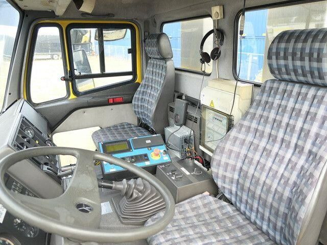 Road sweeper Mercedes-Benz 1838 AK 4x4, Allrad, Kehrmaschine Schmidt: picture 15