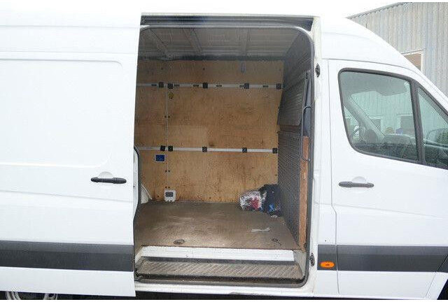 Mercedes-Benz 213 CDI Sprinter 4x2, Klima, 3. Sitz, Holzausbau - Small van: picture 3 Mercedes-Benz 213 CDI Sprinter 4x2, Klima, 3. Sitz, Holzausbau - Small van: picture 3