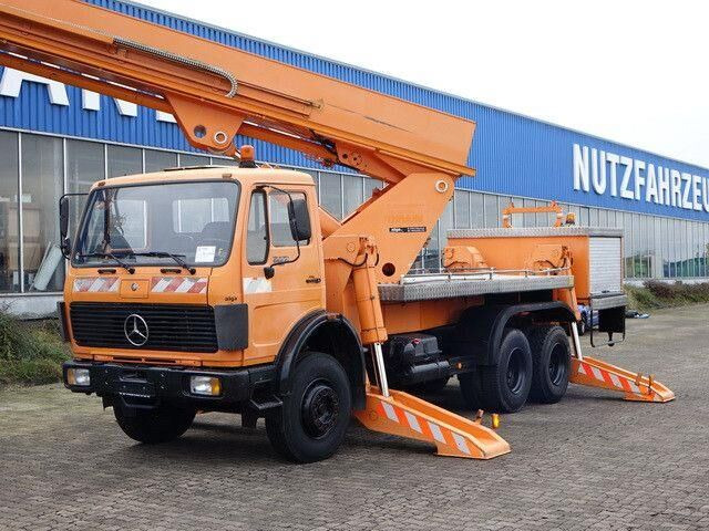 Mercedes-Benz 2222 6x4, Ruthmann, 28m. 3. Sitz - Articulated boom: picture 2 Mercedes-Benz 2222 6x4, Ruthmann, 28m. 3. Sitz - Articulated boom: picture 2