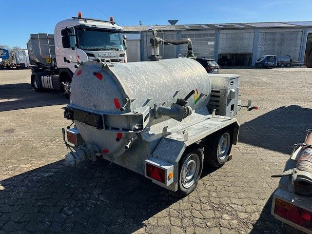 Schmies STS V-1.5-S/023, Vakuumfass, Kompressor Schmies STS V-1.5-S/023, Vakuumfass, Kompressor - Car trailer: picture 3 Schmies STS V-1.5-S/023, Vakuumfass, Kompressor Schmies STS V-1.5-S/023, Vakuumfass, Kompressor - Car trailer: picture 3
