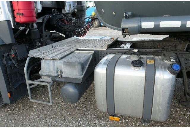 Mercedes-Benz 1846 Actros 4x2, Hydr., ADR, Leicht, Klima, Navi - Tractor unit: picture 3 Mercedes-Benz 1846 Actros 4x2, Hydr., ADR, Leicht, Klima, Navi - Tractor unit: picture 3