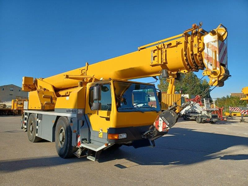 LIEBHERR LTM 1040 2.1 - Mobile crane: picture 1 LIEBHERR LTM 1040 2.1 - Mobile crane: picture 1