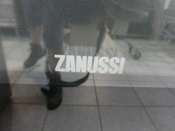 Four/micro ondes encastrable Zanussi ZKC38313 - Food processing equipment: picture 3 Four/micro ondes encastrable Zanussi ZKC38313 - Food processing equipment: picture 3