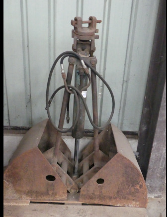 Grappin hydraulique marque et modèle inconnu - Clamshell bucket for Construction machinery: picture 1 Grappin hydraulique marque et modèle inconnu - Clamshell bucket for Construction machinery: picture 1